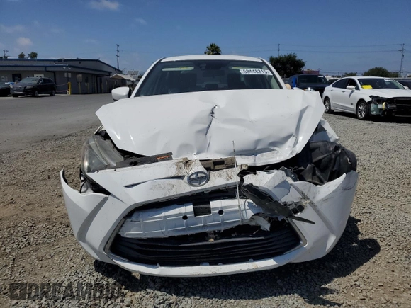 2016 Scion iA z VIN 3MYDLBZV6GY141773, wystawiony jako Copart lot #58448315 z przebiegiem Nie podano mil oraz Szkoda całkowita • Salvage title. Historia ofert i sprzedaży dostępna na DreamBid. Obrazek 5.