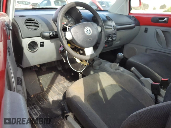 1999 Volkswagen Beetle GLS z VIN 3VWCC21C3XM408103, wystawiony jako Copart lot #76181144 z przebiegiem 126 726 mil mil oraz Czysty tytuł • Clean title. Historia ofert i sprzedaży dostępna na DreamBid. Obrazek 8.