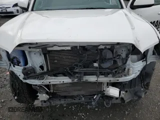 2022 Toyota Tacoma SR z VIN 3TYRX5GN9NT041754, wystawiony jako Copart lot #49740135 z przebiegiem 50 763 mil mil oraz Szkoda całkowita • Salvage title. Historia ofert i sprzedaży dostępna na DreamBid. Obrazek 11.