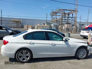 2016 BMW 3 Series 328i z VIN WBA8E9C56GK648695, wystawiony jako IAAI lot #42303074 z przebiegiem 106 192 mil mil oraz . Historia ofert i sprzedaży dostępna na DreamBid. Obrazek 13.