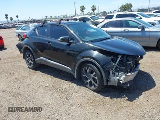 2018 Toyota C-HR XLE z VIN NMTKHMBX3JR024079, wystawiony jako IAAI lot #42110896 z przebiegiem 139 853 mil mil oraz . Historia ofert i sprzedaży dostępna na DreamBid. Obrazek 1.