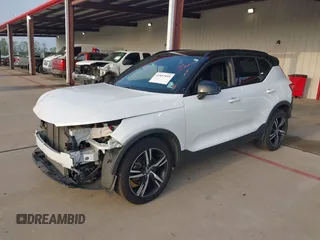 2019 Volvo XC40 R-Design z VIN YV4AC2HM7K2149105, wystawiony jako IAAI lot #41857899 z przebiegiem 122 736 mil mil oraz . Historia ofert i sprzedaży dostępna na DreamBid. Obrazek 17.