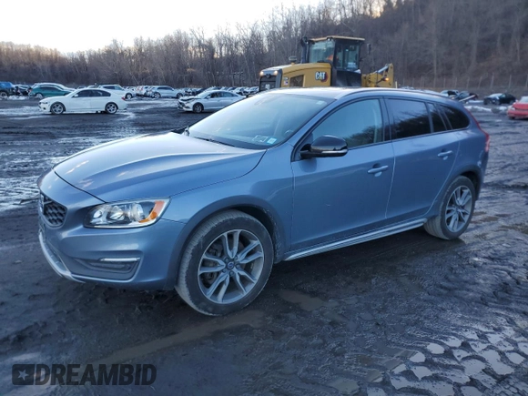 2018 Volvo V60 z VIN YV440MWK9J2053297, wystawiony jako Copart lot #43682195 z przebiegiem 66 029 mil mil oraz Szkoda całkowita • Salvage title. Historia ofert i sprzedaży dostępna na DreamBid. Obrazek 1.
