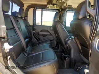 2020 Jeep Gladiator Overland z VIN 1C6HJTFG4LL106998, wystawiony jako Copart lot #62413585 z przebiegiem 71 764 mil mil oraz Szkoda całkowita • Salvage title. Historia ofert i sprzedaży dostępna na DreamBid. Obrazek 10.