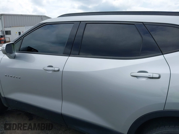 2020 Chevrolet Blazer LT z VIN 3GNKBBRA0LS717044, wystawiony jako IAAI lot #42125519 z przebiegiem 111 685 mil mil oraz . Historia ofert i sprzedaży dostępna na DreamBid. Obrazek 14.