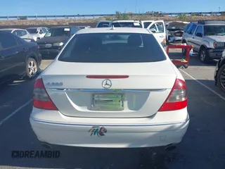 2008 Mercedes-Benz E 350 Luxury z VIN WDBUF56X18B359938, wystawiony jako IAAI lot #41999365 z przebiegiem 148 513 mil mil oraz . Historia ofert i sprzedaży dostępna na DreamBid. Obrazek 15.