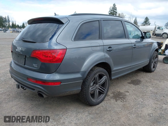 2014 Audi Q7 3.0T S line Prestige with VIN WA1DGAFE9ED005679, listed as a IAAI auction lot 42010534 with 46,235 mi miles. Bid and sale history available at carsss.com. Image 4.