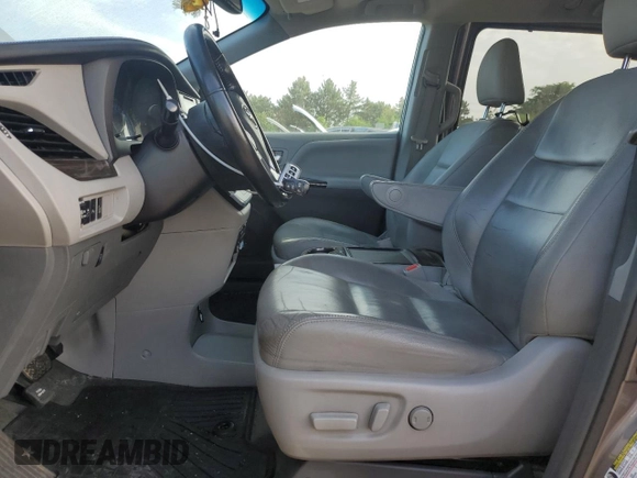2016 Toyota Sienna Limited с VIN 5TDDK3DC2GS134100, выставлен на аукционе Copart как лот 56473685 с пробегом 153 687 миль миль и Списание • Salvage title. История ставок и продаж доступна на DreamBid. Изображение 7.