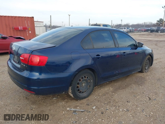 2011 Volkswagen Jetta SE with VIN 3VWDX7AJ6BM395036, listed as a IAAI auction lot 41221262 with 136,646 mi miles and . Bid and sale history available at DreamBid. Image 4.