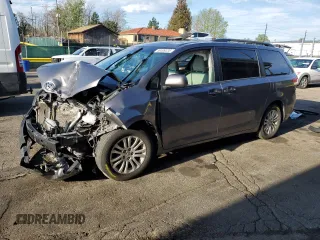 2014 Toyota Sienna XLE z VIN 5TDYK3DC6ES524504, wystawiony jako Copart lot #56509235 z przebiegiem Nie podano mil oraz Szkoda całkowita • Salvage title. Historia ofert i sprzedaży dostępna na DreamBid. Obrazek 1.