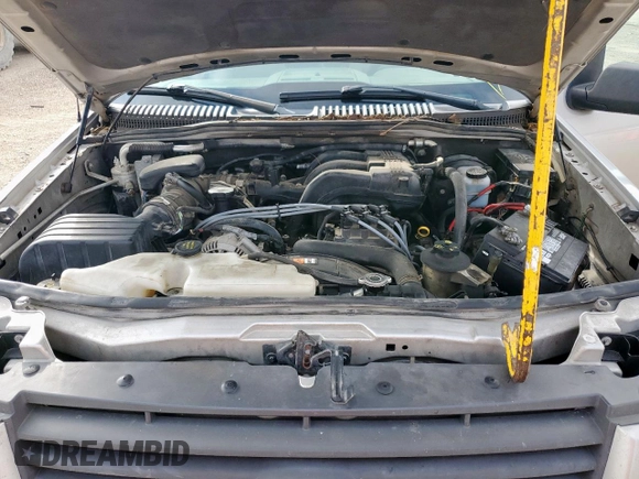 2006 Ford Explorer XLS with VIN 1FMEU62E56ZA18340, listed as a Copart auction lot 59800835 with 200,149 mi miles and Salvage title. Bid and sale history available at DreamBid. Image 12.