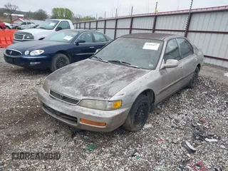 1996 Honda Accord LX with VIN 1HGCD563XTA289338, listed as a IAAI auction lot 41896052 with 221,401 mi miles and . Bid and sale history available at carsss.com. Image 6.