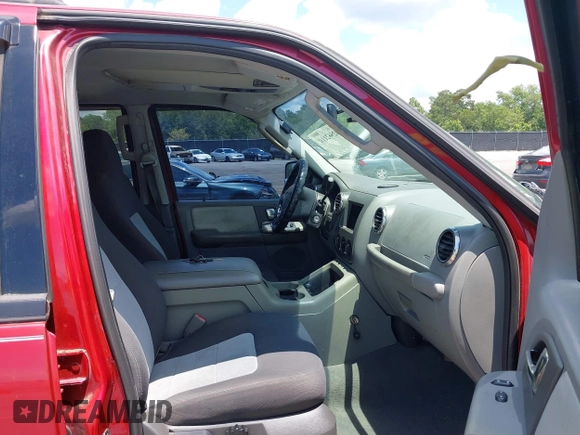 2004 Ford Expedition Special Service with VIN 1FMRU15W94LB30745, listed as a IAAI auction lot 42562110 with 281,634 mi miles and . Bid and sale history available at DreamBid. Image 5.