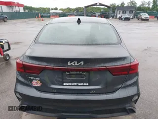 2023 Kia Forte LXS z VIN 3KPF24AD1PE615848, wystawiony jako IAAI lot #42296751 z przebiegiem 31 179 mil mil oraz . Historia ofert i sprzedaży dostępna na DreamBid. Obrazek 17.