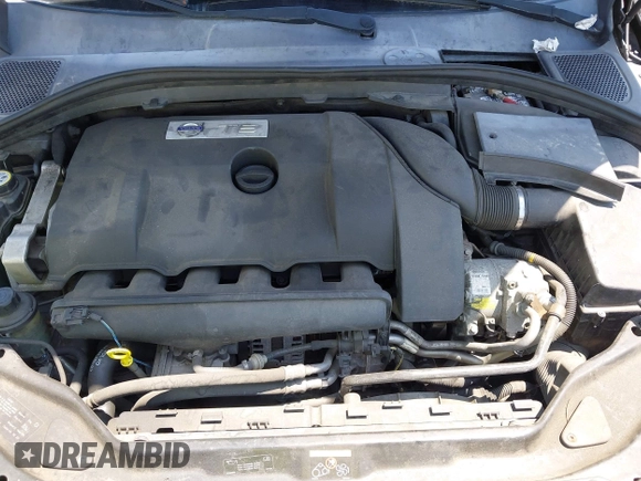 2010 Volvo XC60 3.0T with VIN YV4992DZ4A2029943, listed as a IAAI auction lot 42443995 with 197,979 mi miles and . Bid and sale history available at DreamBid. Image 10.
