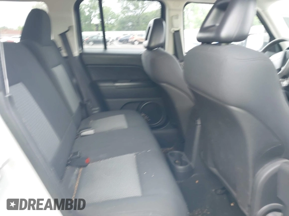 2009 Jeep Patriot Sport z VIN 1J4FT28B29D110728, wystawiony jako IAAI lot #42264825 z przebiegiem 194 459 mil mil oraz . Historia ofert i sprzedaży dostępna na DreamBid. Obrazek 8.