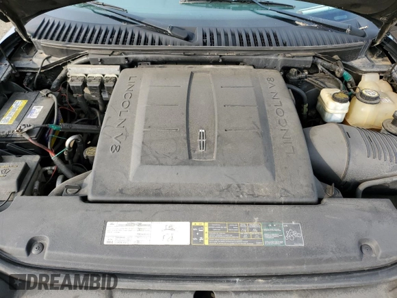 2006 Lincoln Navigator Luxury with VIN 5LMFU28546LJ10821, listed as a Copart auction lot 66204984 with 215,134 mi miles and Clean Title. Bid and sale history available at carsss.com. Image 12.