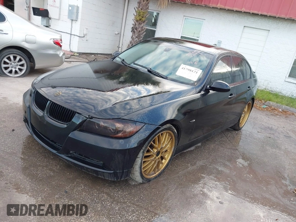 2007 BMW 3 Series 335i with VIN WBAVB73537VF51777, listed as a IAAI auction lot 41798121 with 1 mi miles. Bid and sale history available at carsss.com. Image 2.