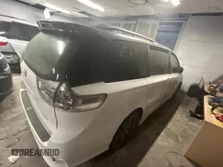 2018 Toyota Sienna SE with VIN 5TDXZ3DC1JS918378, listed as a Copart auction lot 62154135 with 110,087 mi miles and Salvage title. Bid and sale history available at DreamBid. Image 4.