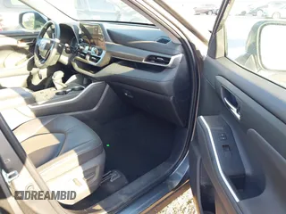 2024 Toyota Highlander LE z VIN 5TDKDRAH0RS528587, wystawiony jako IAAI lot #42002196 z przebiegiem 9 363 mil mil oraz . Historia ofert i sprzedaży dostępna na DreamBid. Obrazek 5.