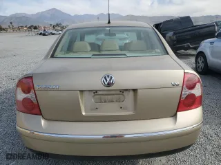 2001 Volkswagen Passat GLX with VIN WVWRH63BX1P143806, listed as a Copart auction lot 82929154 with 85,704 mi miles and Clean Title. Bid and sale history available at carsss.com. Image 6.