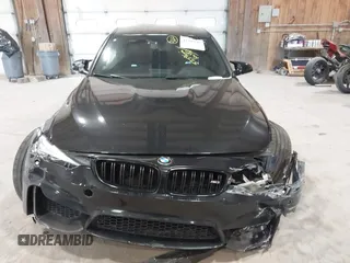 2017 BMW M3 z VIN WBS8M9C52H5G83686, wystawiony jako IAAI lot #42205796 z przebiegiem 51 956 mil mil oraz . Historia ofert i sprzedaży dostępna na DreamBid. Obrazek 12.