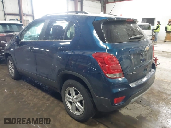2020 Chevrolet Trax LT with VIN KL7CJPSB9LB330369, listed as a IAAI auction lot 41284251 with 26,848 mi miles. Bid and sale history available at carsss.com. Image 3.