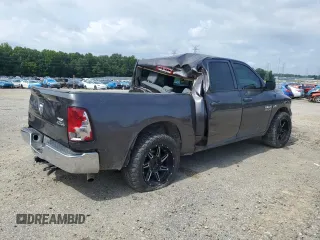 2017 Ram 1500 Tradesman z VIN 3C6RR7KT6HG556096, wystawiony jako Copart lot #61595525 z przebiegiem 211 355 mil mil oraz Szkoda całkowita • Salvage title. Historia ofert i sprzedaży dostępna na DreamBid. Obrazek 3.