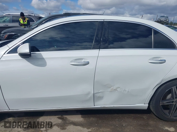 2022 Mercedes-Benz A 220 with VIN W1K3G4EB0NJ338614, listed as a IAAI auction lot 41709933 with 207,910 mi miles and . Bid and sale history available at DreamBid. Image 15.