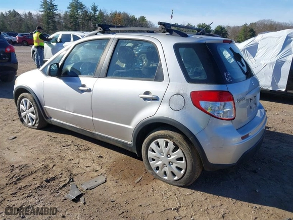 2013 Suzuki SX4 Crossover with VIN JS2YB5A33D6100797, listed as a IAAI auction lot 40826956 with 110,016 mi miles. Bid and sale history available at carsss.com. Image 3.