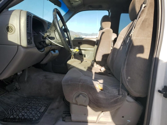 2000 GMC New Sierra 1500 SLE with VIN 1GTEC19V5YZ214118, listed as a Copart auction lot 41803805 with NaN miles and Salvage Title. Bid and sale history available at carsss.com. Image 7.