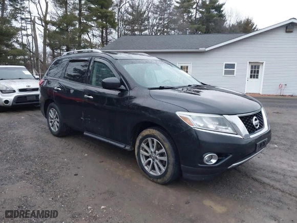2015 Nissan Pathfinder Platinum with VIN 5N1AR2MM4FC632070, listed as a IAAI auction lot 41174342 with 192651 miles. Bid and sale history available at carsss.com. Image 1.