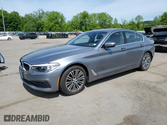 2019 BMW 5 Series 530i xDrive z VIN WBAJA7C50KG911728, wystawiony jako Copart lot #58306955 z przebiegiem 64 924 mil mil oraz Szkoda całkowita • Salvage title. Historia ofert i sprzedaży dostępna na DreamBid. Obrazek 1.