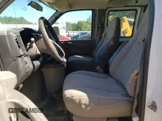 2006 Chevrolet Express Cargo Van with VIN 1GCGG25VX61197501, listed as a Copart auction lot 70395184 with 241,805 mi miles and Clean Title. Bid and sale history available at carsss.com. Image 7.