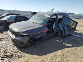 2024 Jeep Grand Cherokee Laredo X with VIN 1C4RJHAG1RC105317, listed as a Copart auction lot 46623135 with 7,597 mi miles and Salvage Title. Bid and sale history available at carsss.com. Image 1.