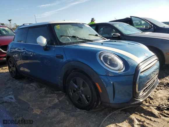 2022 MINI Hardtop 2 Door Cooper with VIN WMW33DH02N2P85808, listed as a Copart auction lot 74050534 with 0 mi miles and Non Repairable. Bid and sale history available at carsss.com. Image 4.