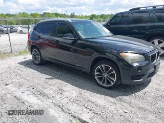 2013 BMW X1 28i z VIN WBAVM1C55DVW46454, wystawiony jako IAAI lot #41985498 z przebiegiem 176 435 mil mil oraz . Historia ofert i sprzedaży dostępna na DreamBid. Obrazek 1.