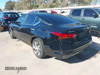 2020 Nissan Altima 2.5 S with VIN 1N4BL4BV2LC209412, listed as a IAAI auction lot 40852991 with 68,656 mi miles. Bid and sale history available at carsss.com. Image 3.