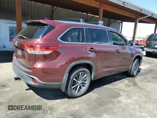 2018 Toyota Highlander SE z VIN 5TDJZRFH8JS494912, wystawiony jako Copart lot #57779415 z przebiegiem 131 362 mil mil oraz Szkoda całkowita • Salvage title. Historia ofert i sprzedaży dostępna na DreamBid. Obrazek 3.
