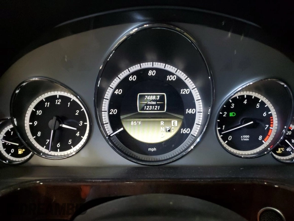 2012 Mercedes-Benz E 350 Luxury with VIN WDDHF5KB3CA619760, listed as a Copart auction lot 59657875 with 123,121 mi miles and Salvage title. Bid and sale history available at DreamBid. Image 9.