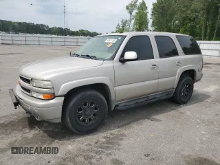 2005 Chevrolet Tahoe Z71 z VIN 1GNEC13T25R273492, wystawiony jako Copart lot #53541185 z przebiegiem 339 589 mil mil oraz Szkoda całkowita • Salvage title. Historia ofert i sprzedaży dostępna na DreamBid. Obrazek 1.