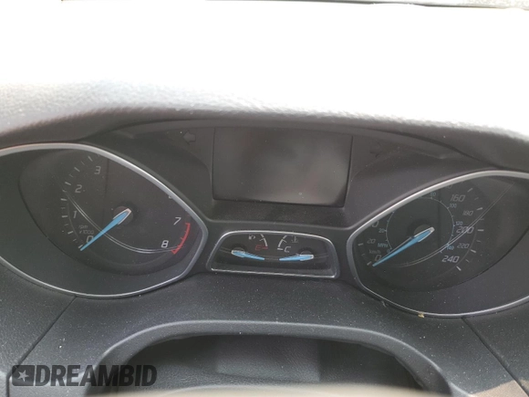 2014 Ford Focus SE z VIN 1FADP3K29EL187201, wystawiony jako Copart lot #59125805 z przebiegiem Nie podano mil oraz Szkoda całkowita • Salvage title. Historia ofert i sprzedaży dostępna na DreamBid. Obrazek 9.