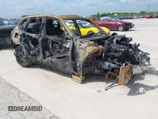 2024 BMW X5 xDrive40i z VIN 5UX23EU05R9S56116, wystawiony jako IAAI lot #40993333 z przebiegiem Nie podano mil oraz . Historia ofert i sprzedaży dostępna na DreamBid. Obrazek 1.