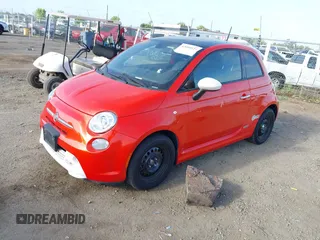 2014 FIAT 500e z VIN 3C3CFFGE3ET245079, wystawiony jako IAAI lot #42099527 z przebiegiem 47 088 mil mil oraz . Historia ofert i sprzedaży dostępna na DreamBid. Obrazek 2.
