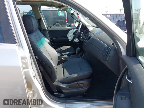 2006 BMW X3 3.0i z VIN WBXPA93406WD33938, wystawiony jako IAAI lot #42342328 z przebiegiem 198 796 mil mil oraz . Historia ofert i sprzedaży dostępna na DreamBid. Obrazek 5.