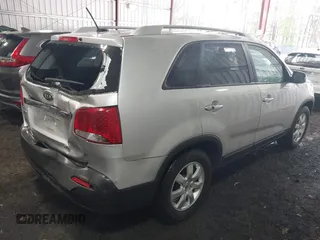 2012 Kia Sorento LX with VIN 5XYKT4A26CG286216, listed as a IAAI auction lot 41975015 with 122,309 mi miles. Bid and sale history available at carsss.com. Image 4.