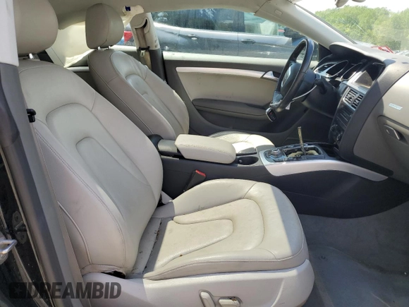 2012 Audi A5 Premium Plus z VIN WAURFAFR6CA001232, wystawiony jako Copart lot #56141765 z przebiegiem 128 433 mil mil oraz Szkoda całkowita • Salvage title. Historia ofert i sprzedaży dostępna na DreamBid. Obrazek 10.