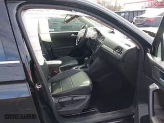 2021 Volkswagen Tiguan SE with VIN 3VV2B7AX7MM050891, listed as a IAAI auction lot 41519674 with 43,318 mi miles. Bid and sale history available at carsss.com. Image 5.