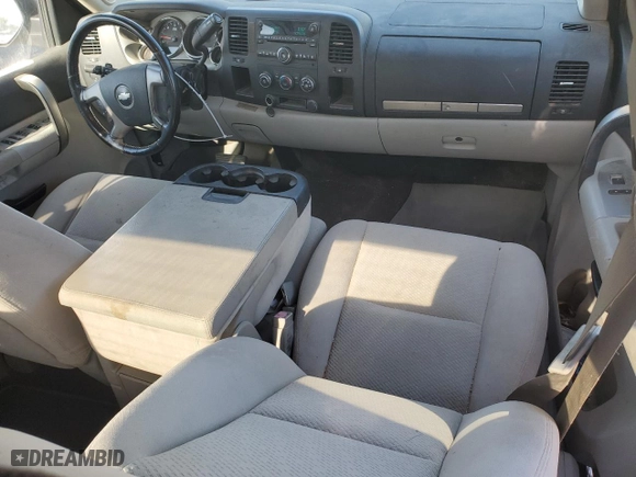 2008 Chevrolet Silverado 1500 LT w/1LT with VIN 2GCEC19J881264906, listed as a Copart auction lot 52317475 with 219,928 mi miles and Salvage Title. Bid and sale history available at carsss.com. Image 8.