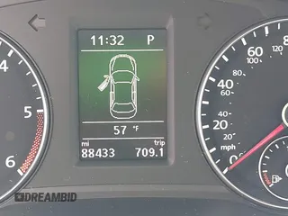 2014 Volkswagen Passat SE z VIN 1VWBN7A3XEC022098, wystawiony jako IAAI lot #42130334 z przebiegiem 88 433 mil mil oraz . Historia ofert i sprzedaży dostępna na DreamBid. Obrazek 15.